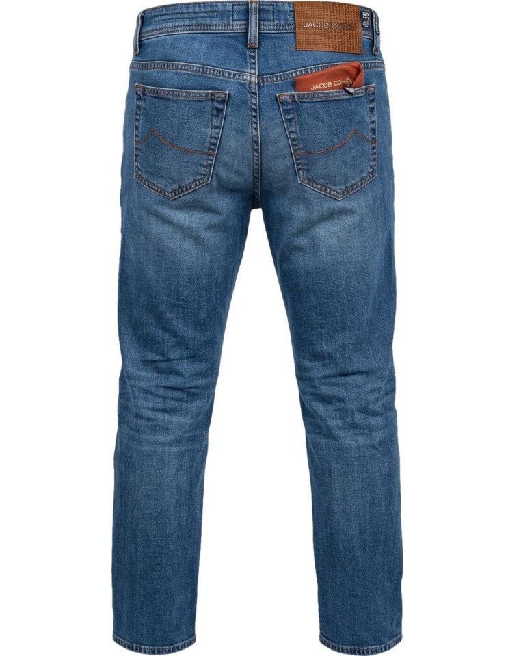 Jeans Jacob Cohën Bard lavado medio etiqueta gales vista trasera