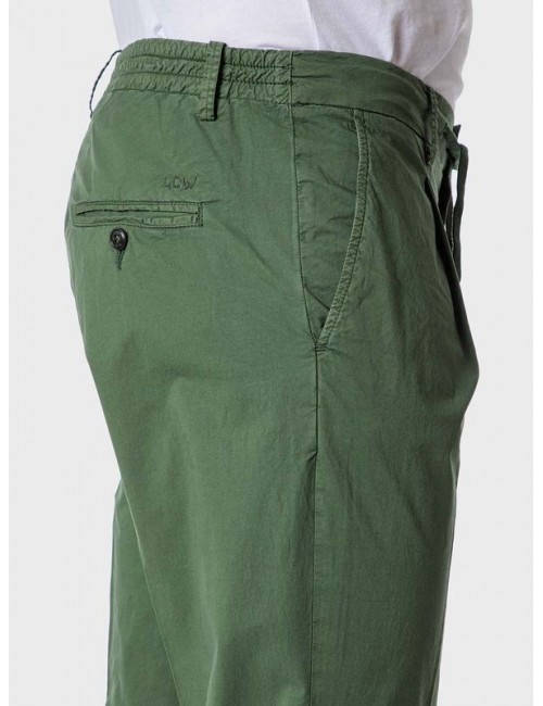 Pantalón extrafino verde con cordónes